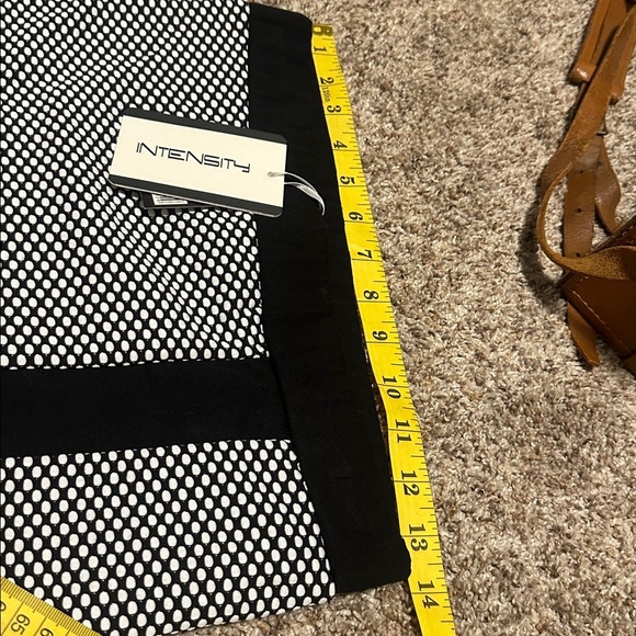 NWT!!! Black and White Pencil Skirt - Picture 5 of 5